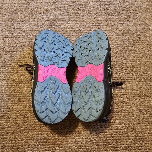 ASICS Black and Yellow Running Shoes - Picture 3 of 5